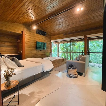 Cabana Equipada Em Meio A Natureza Em Помероди Екстериор снимка