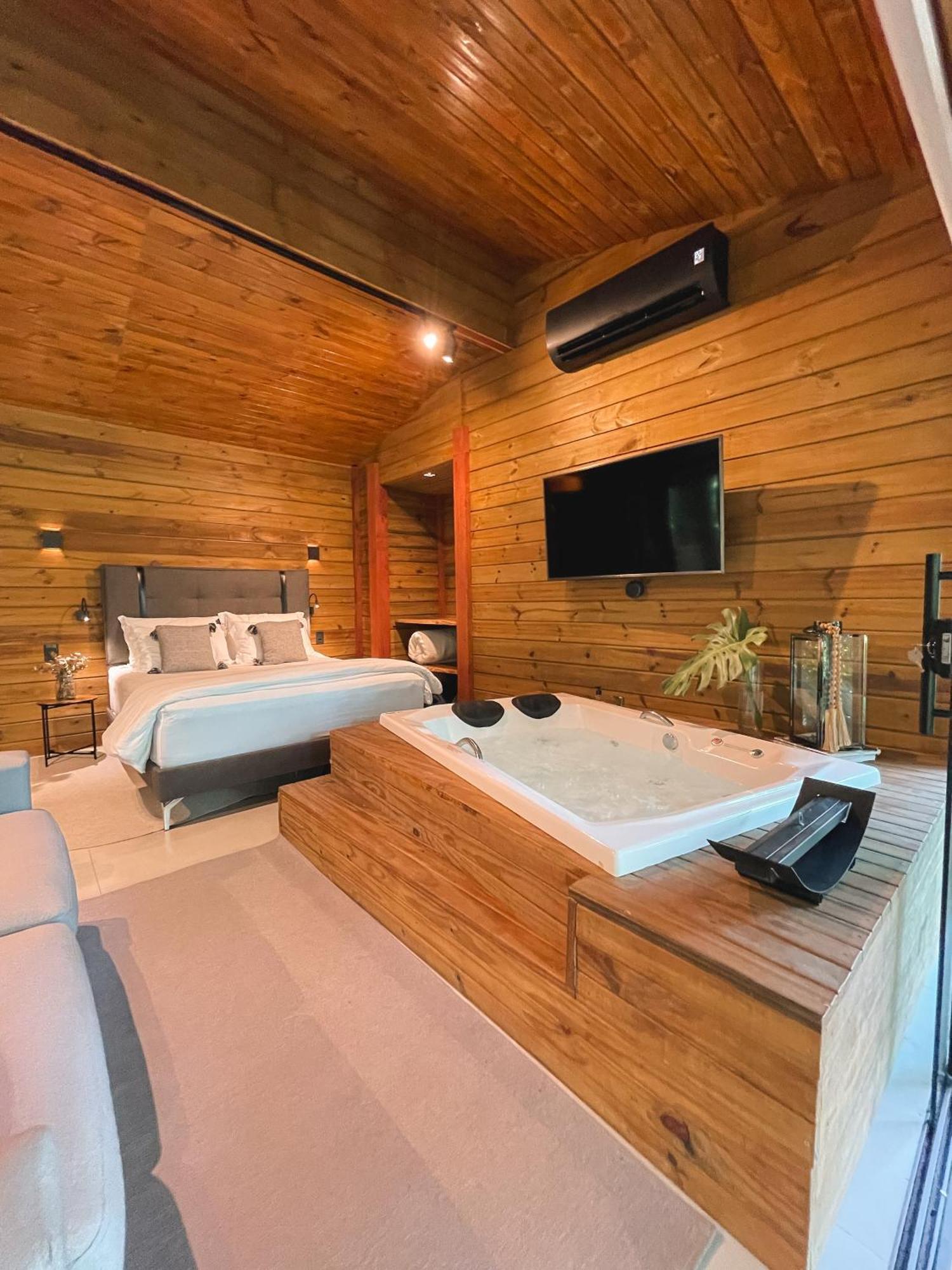 Cabana Equipada Em Meio A Natureza Em Помероди Екстериор снимка