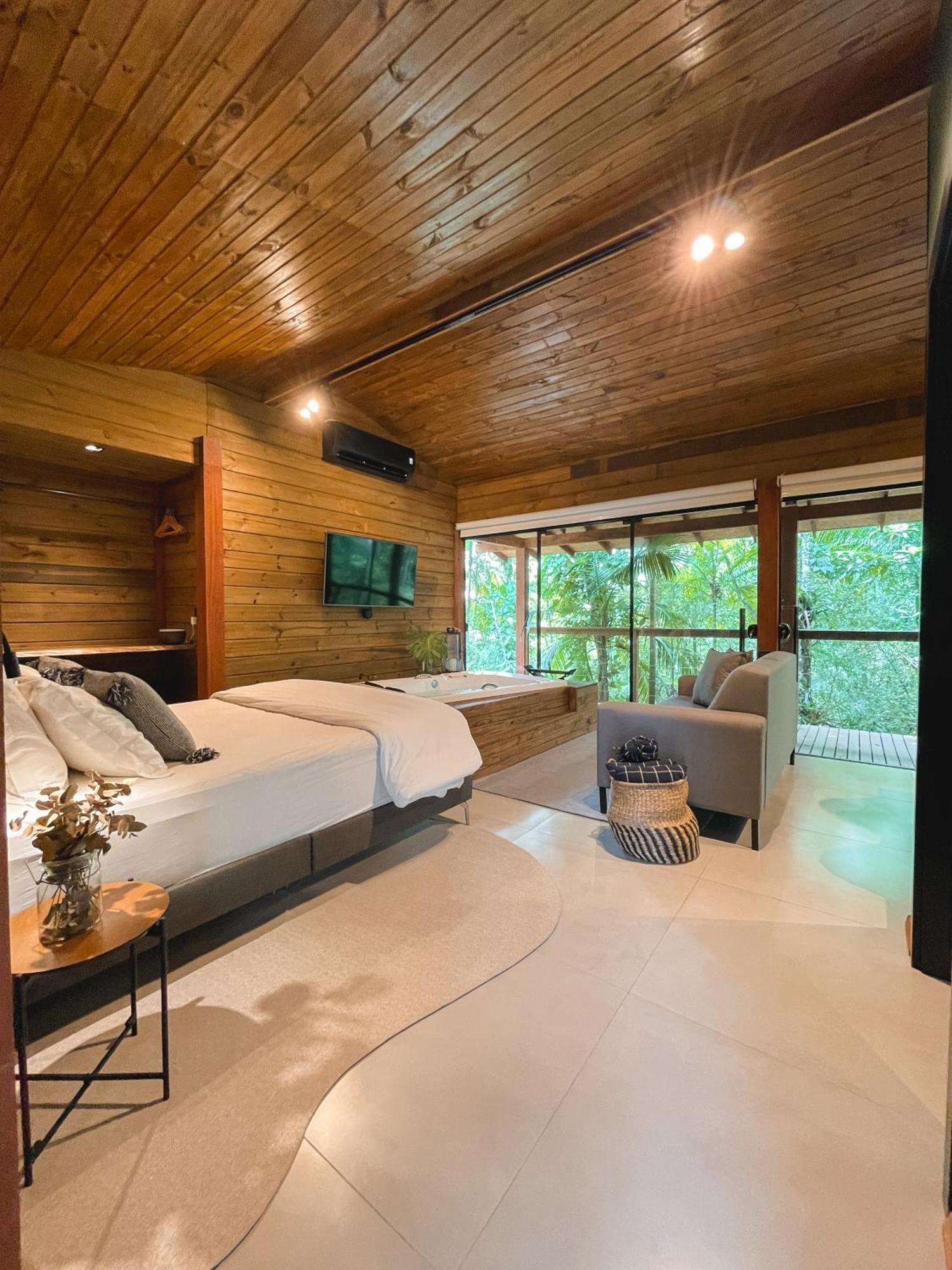 Cabana Equipada Em Meio A Natureza Em Помероди Екстериор снимка